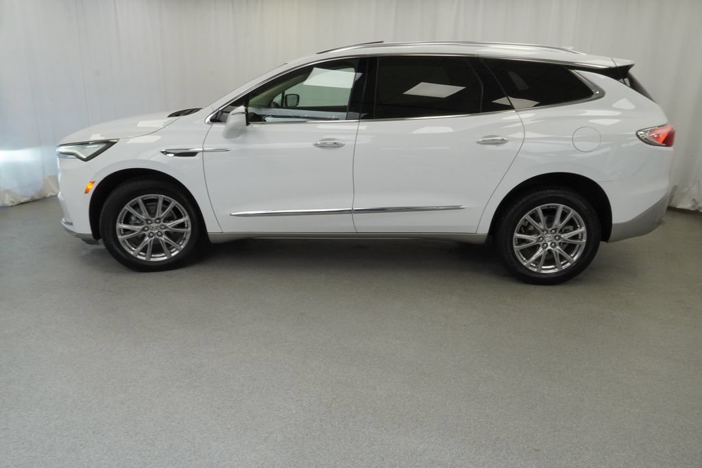 Used 2023 Buick Enclave Essence w/ Experience Buick Package AWD/4WD image 4
