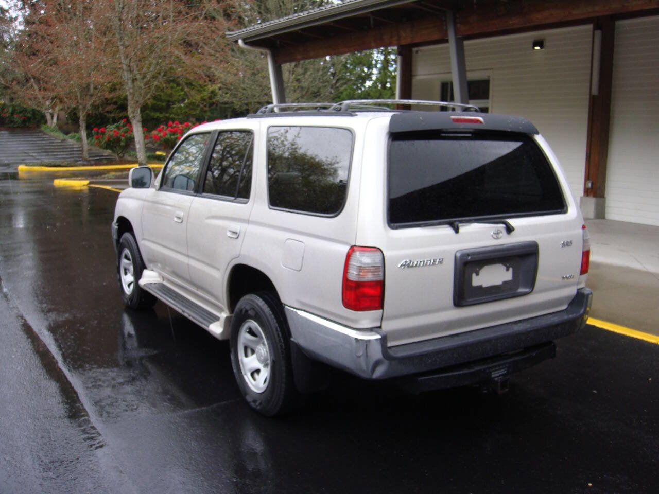 Used 2000 Toyota 4Runner SR5 image 8