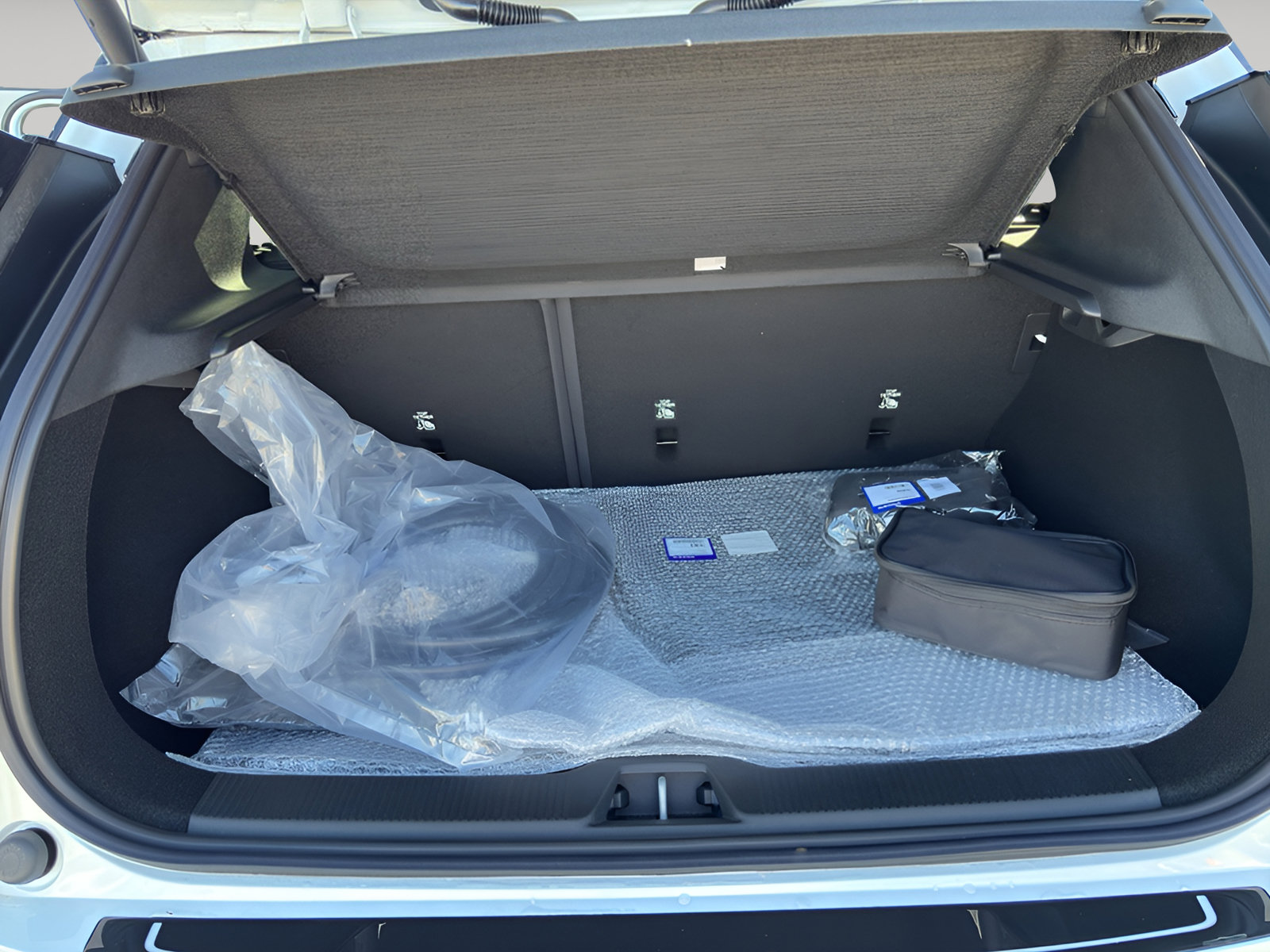 New 2026 Volvo EX30 Plus w/ Protection Package Premier AWD/4WD image 11