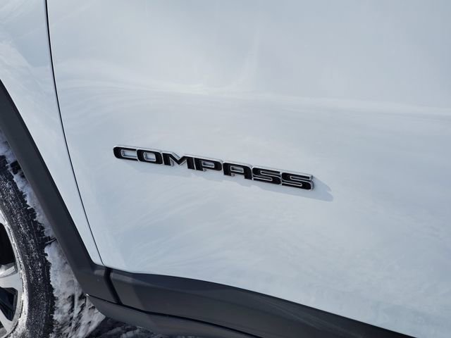 Used 2023 Jeep Compass Limited image 31