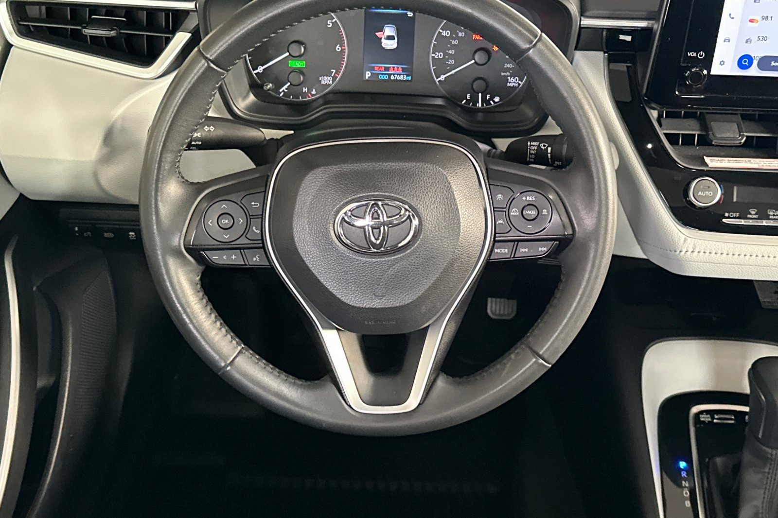 Used 2024 Toyota Corolla SE w/ SE Package FWD image 11