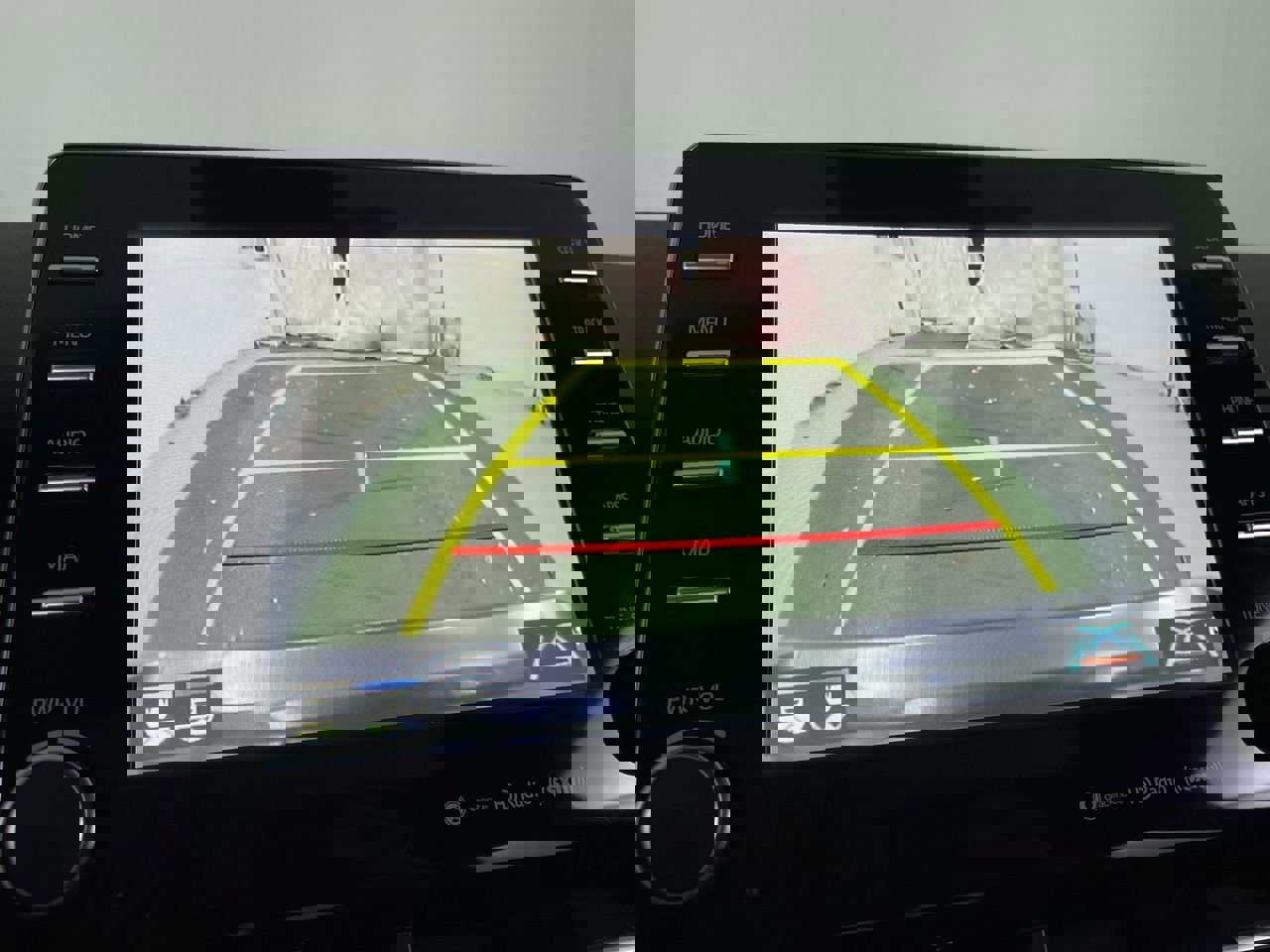 Used 2019 Toyota Avalon XLE w/ Moonroof Package image 16