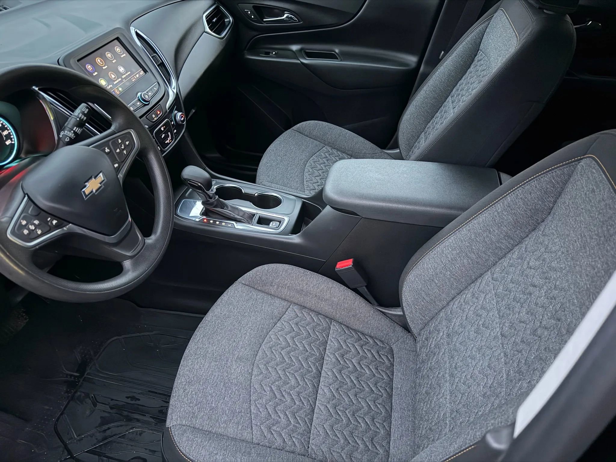 Used 2022 Chevrolet Equinox LT w/ LPO, Floor Liner Package image 14