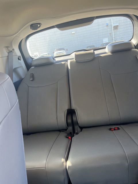 Used 2023 Toyota Sienna XLE image 9