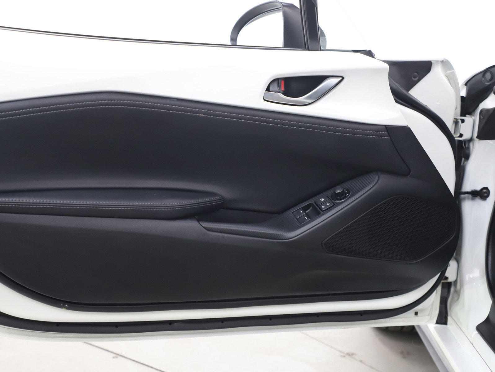 Used 2023 MAZDA MX-5 Miata Grand Touring w/ Weather Package image 12