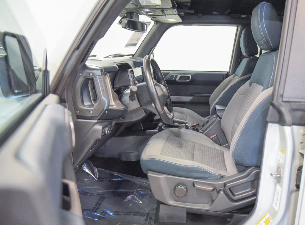 Used 2021 Ford Bronco Outer Banks image 2