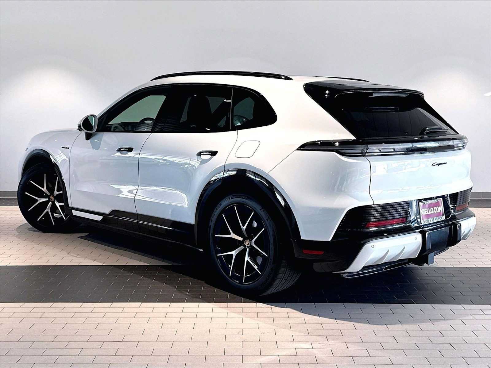 New 2026 Porsche Cayenne Electric AWD/4WD image 3