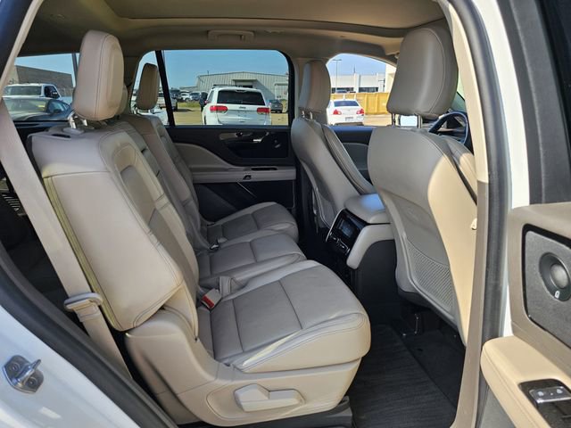 Used 2022 Lincoln Aviator Reserve w/ Elements Package Plus image 29
