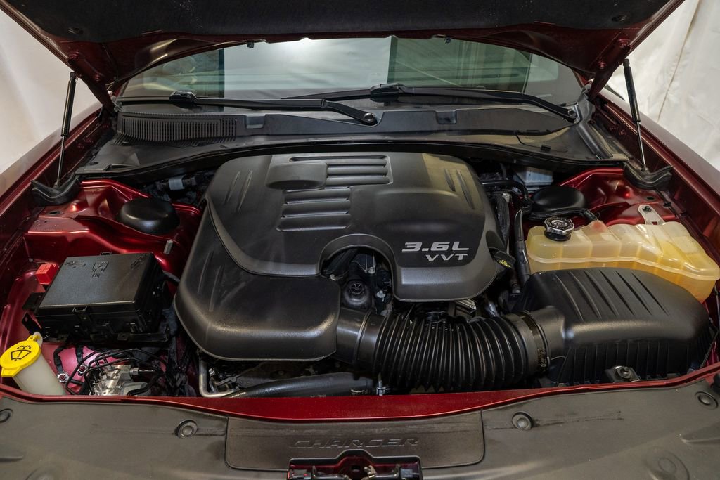 Used 2017 Dodge Charger SXT w/ Rallye Group image 19