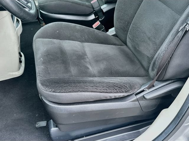 Used 2019 Dodge Grand Caravan SE FWD image 19