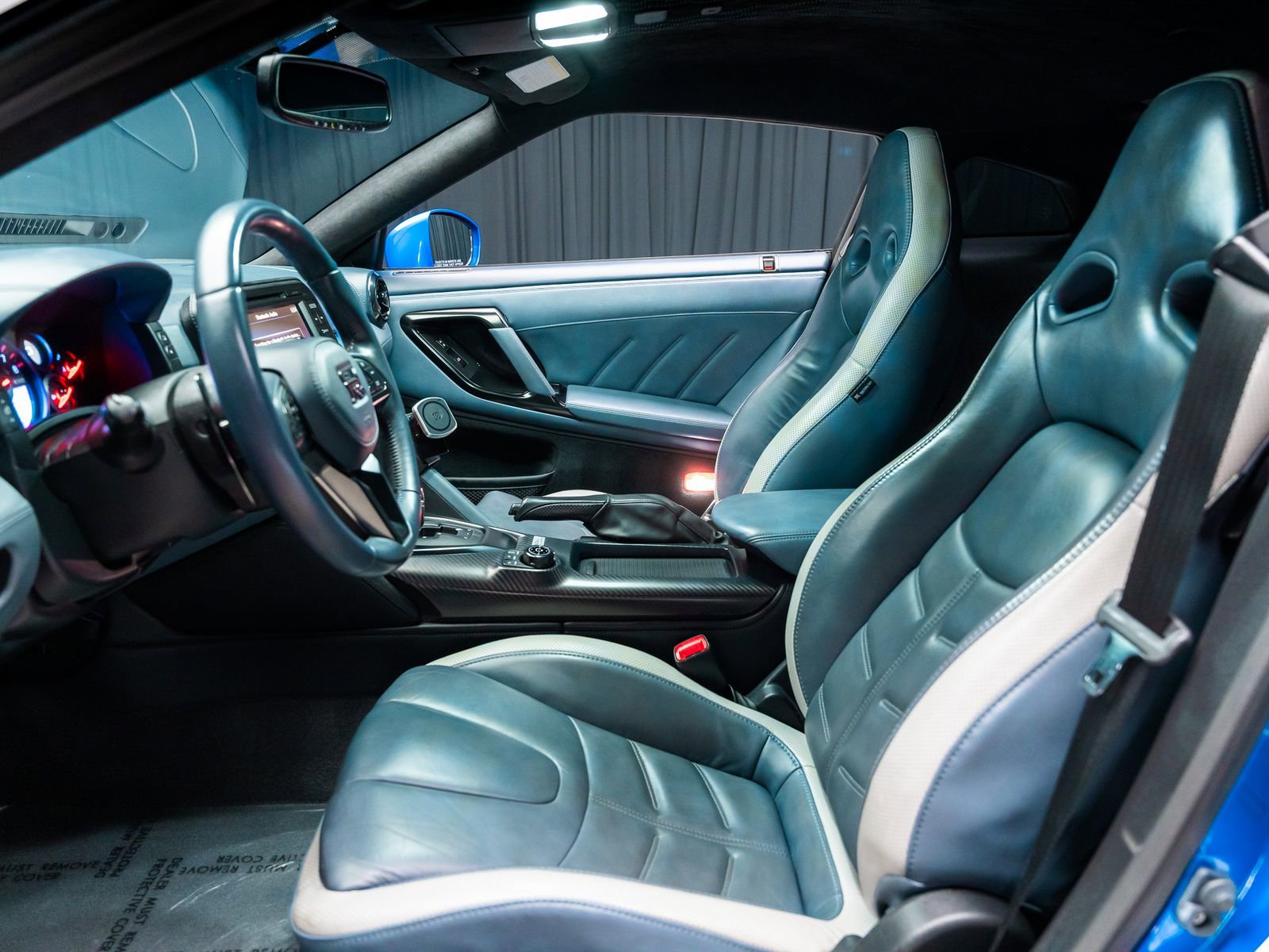 Used 2020 Nissan GT-R Premium image 43