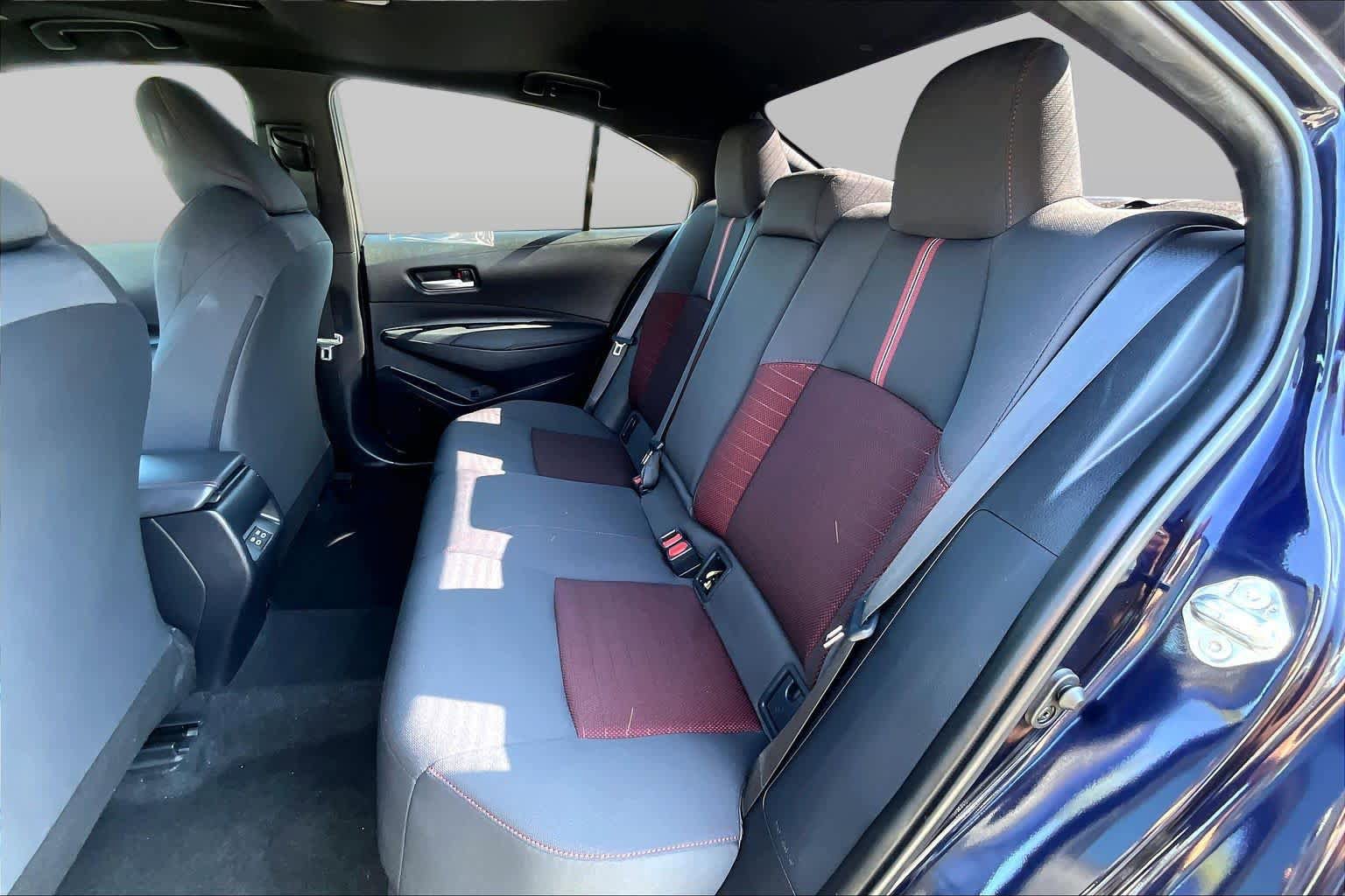 Used 2024 Toyota Corolla SE w/ SE Premium Package FWD image 18