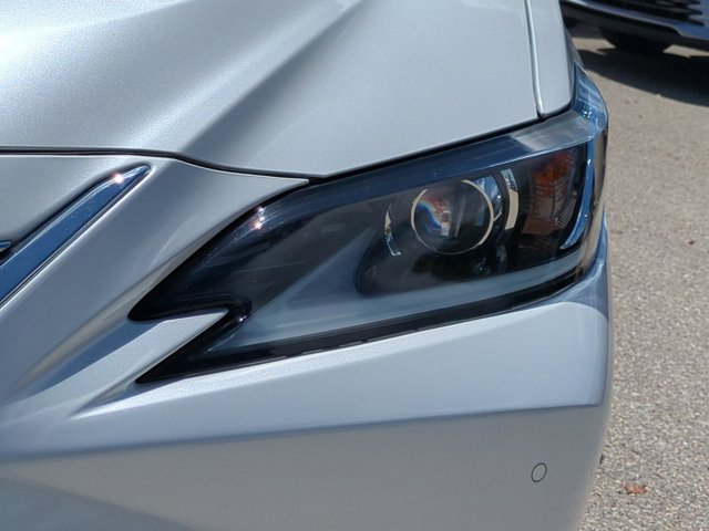 Certified 2020 Lexus ES 300h w/ Premium Package FWD image 10