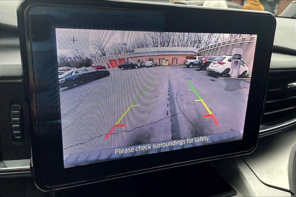 Used 2022 Ford Explorer XLT w/ Equipment Group 202A image 20