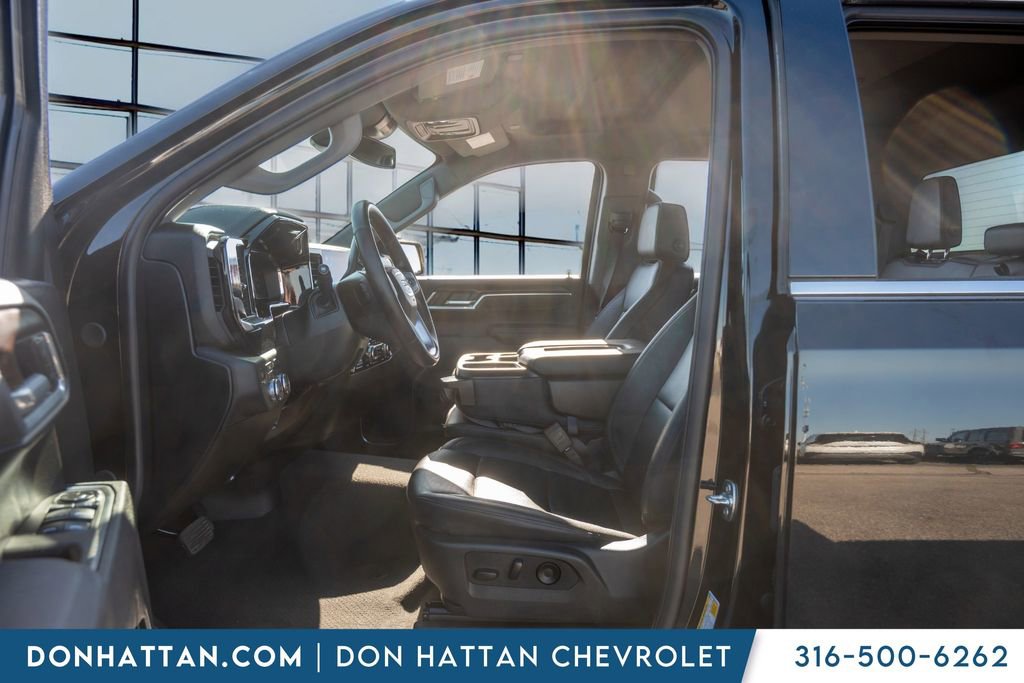 Used 2025 GMC Sierra 1500 SLT AWD/4WD image 5