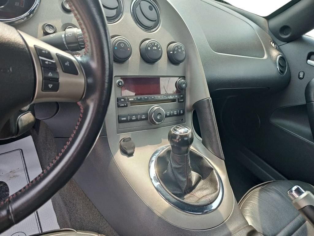 Used 2008 Pontiac Solstice GXP w/ Premium Package RWD image 11