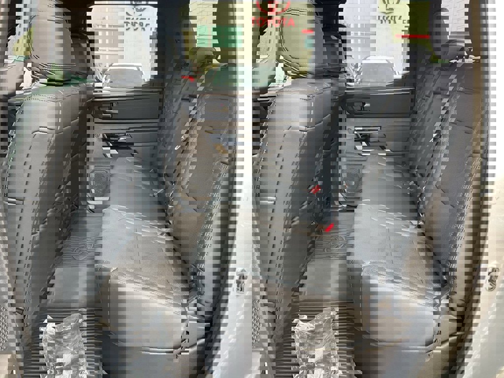 Used 2025 Toyota Tundra Limited image 14