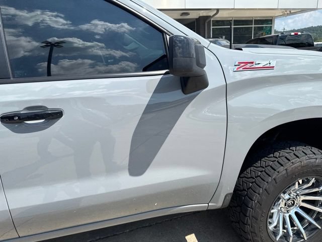Used 2024 Chevrolet Silverado 1500 LT Trail Boss w/ Convenience Package II AWD/4WD image 30