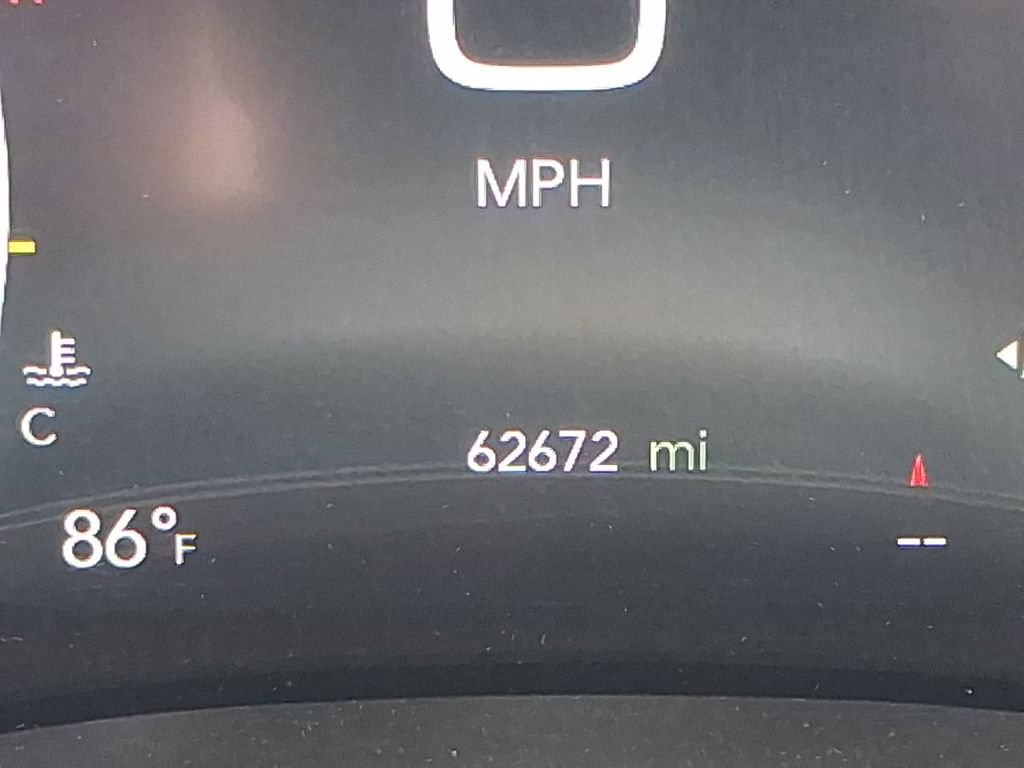 Used 2025 Chrysler Pacifica Select FWD image 32