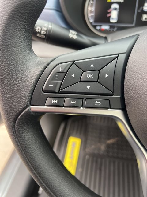 Used 2025 Nissan Versa SV w/ Trunk Package FWD image 11