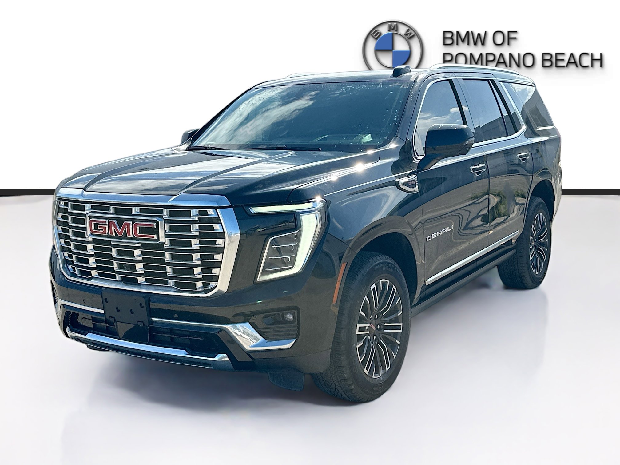 Used 2025 GMC Yukon Denali w/ Sun & Power Step Package RWD image 3