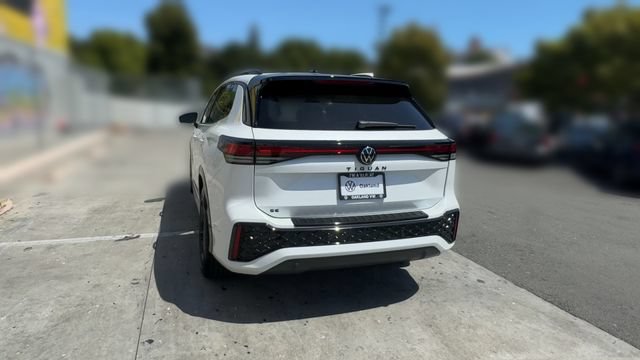 New 2026 Volkswagen Tiguan SE R-Line FWD image 7