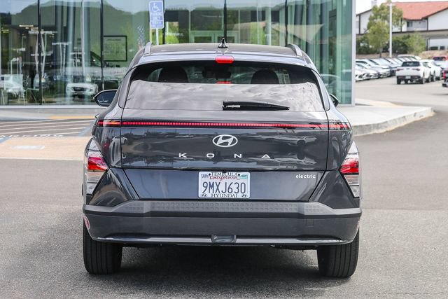 Certified 2024 Hyundai Kona SEL FWD image 9
