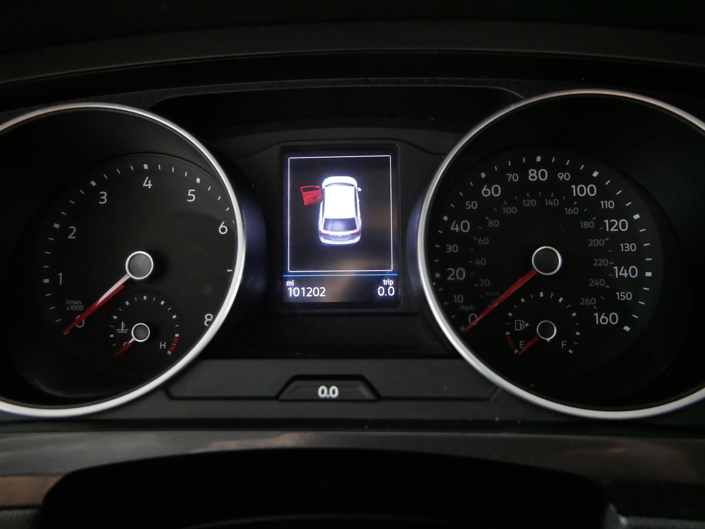 Used 2018 Volkswagen Tiguan SEL image 21