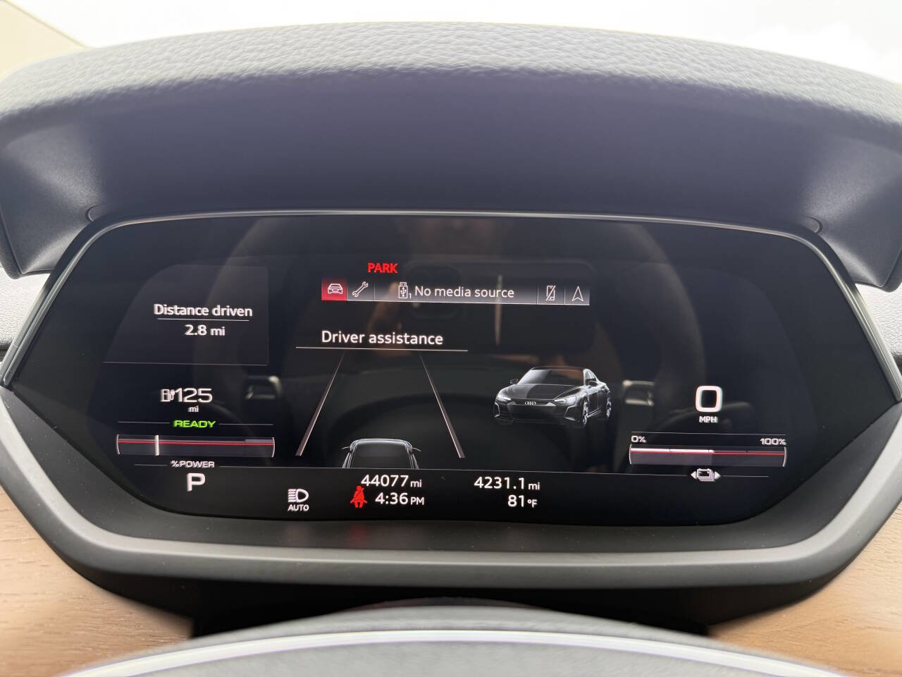 Used 2022 Audi e-tron GT Premium Plus image 33