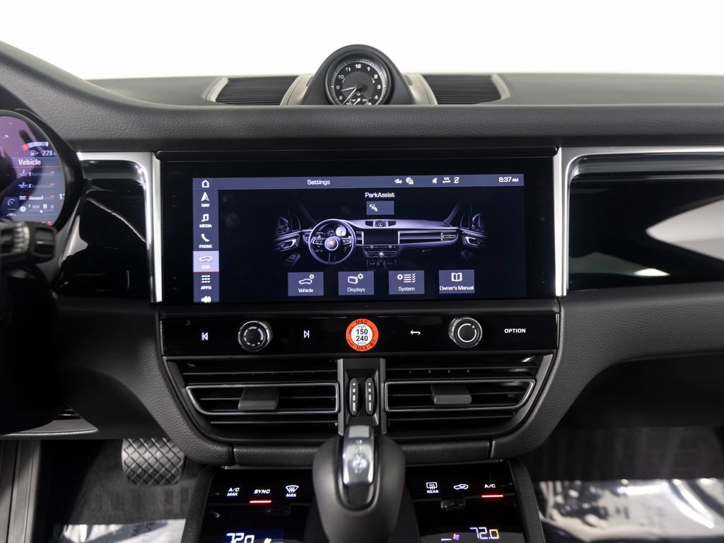 Certified 2026 Porsche Macan AWD/4WD image 24