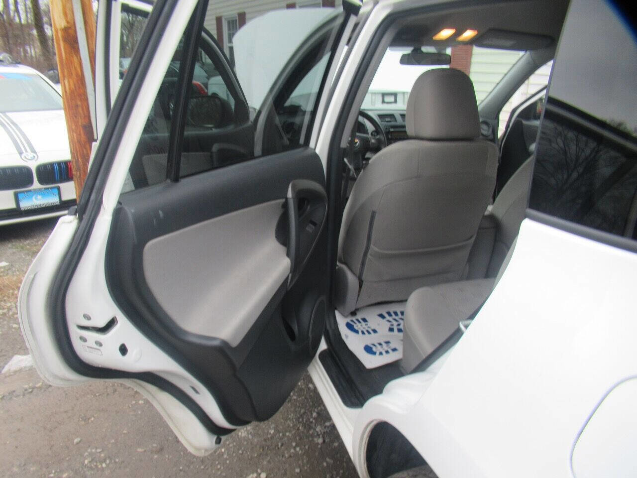 Used 2012 Toyota RAV4 4WD image 30