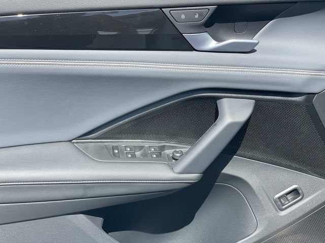 New 2026 Volkswagen Tiguan SEL R-Line AWD/4WD image 21