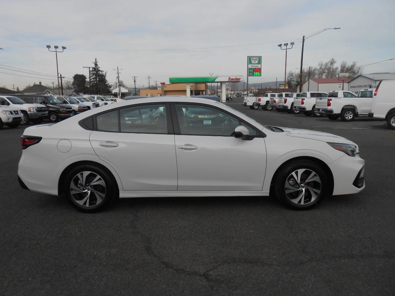 Used 2024 Subaru Legacy Premium AWD/4WD image 2