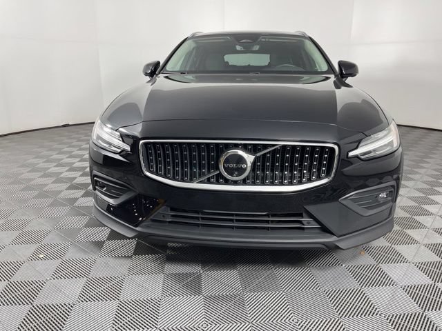 Used 2025 Volvo V60 B5 Cross Country Plus AWD/4WD image 5