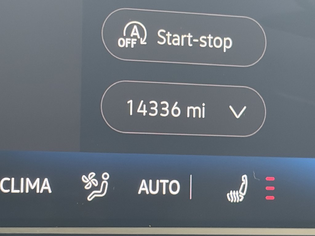 Certified 2025 Volkswagen Tiguan SE R-Line FWD image 17