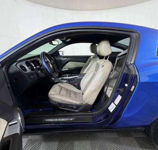 Used 2012 Ford Mustang Premium RWD image 7