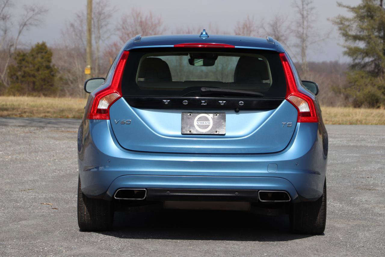 Used 2015 Volvo V60 T5 Platinum image 4