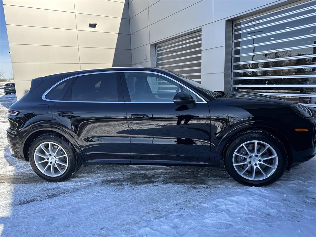 Used 2024 Porsche Cayenne Base image 7