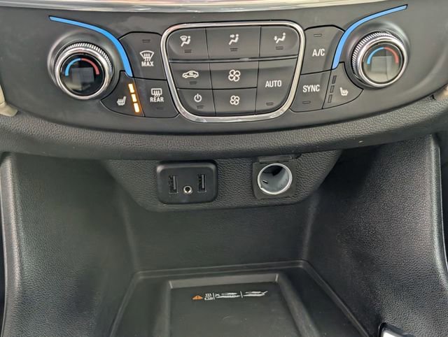 Used 2022 Chevrolet Traverse LT image 21