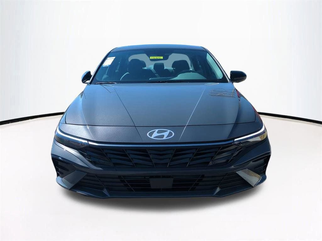 New 2026 Hyundai Elantra SEL Sport image 3