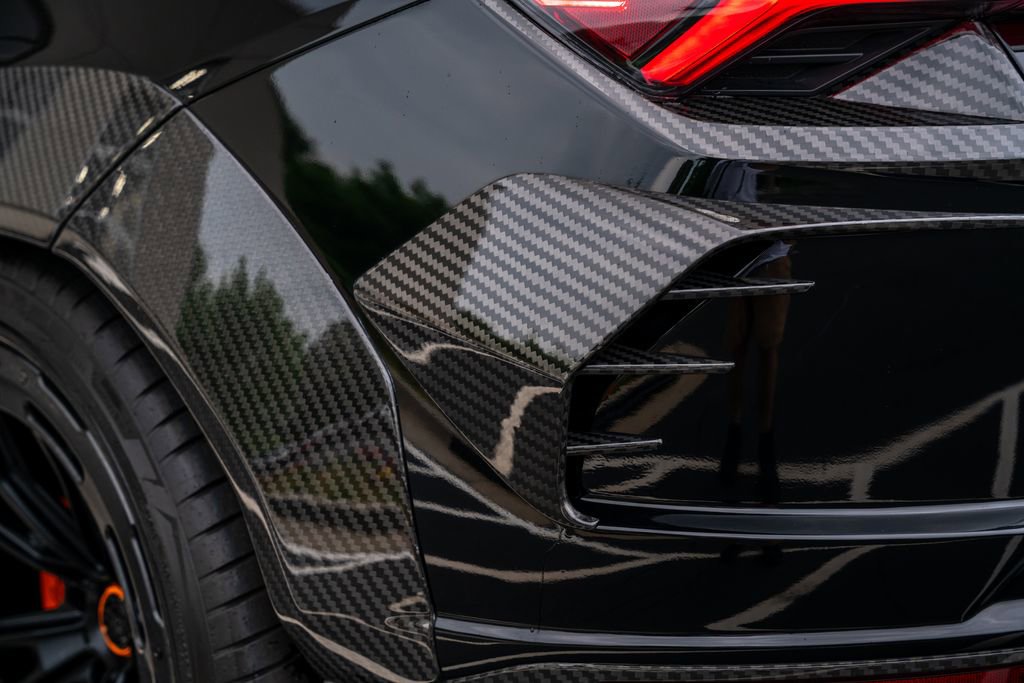 Used 2022 Lamborghini Urus AWD/4WD image 25