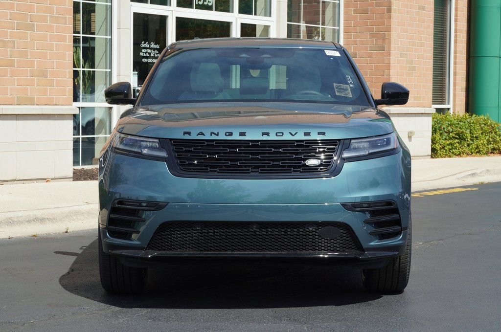 Certified 2026 Land Rover Range Rover Velar Dynamic SE AWD/4WD image 4