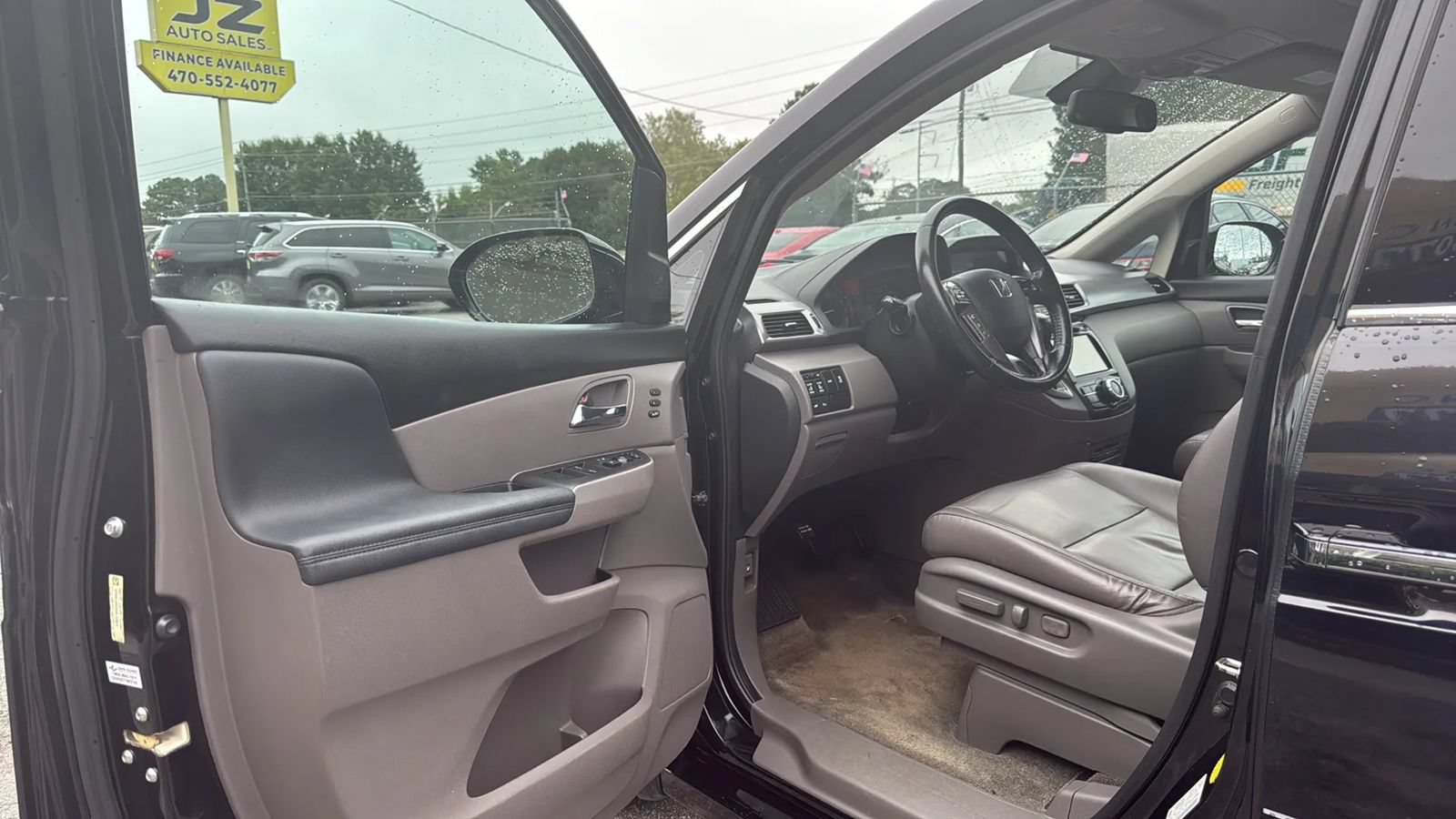 Used 2014 Honda Odyssey Touring Elite image 9