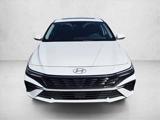 Used 2025 Hyundai Elantra SEL FWD image 2