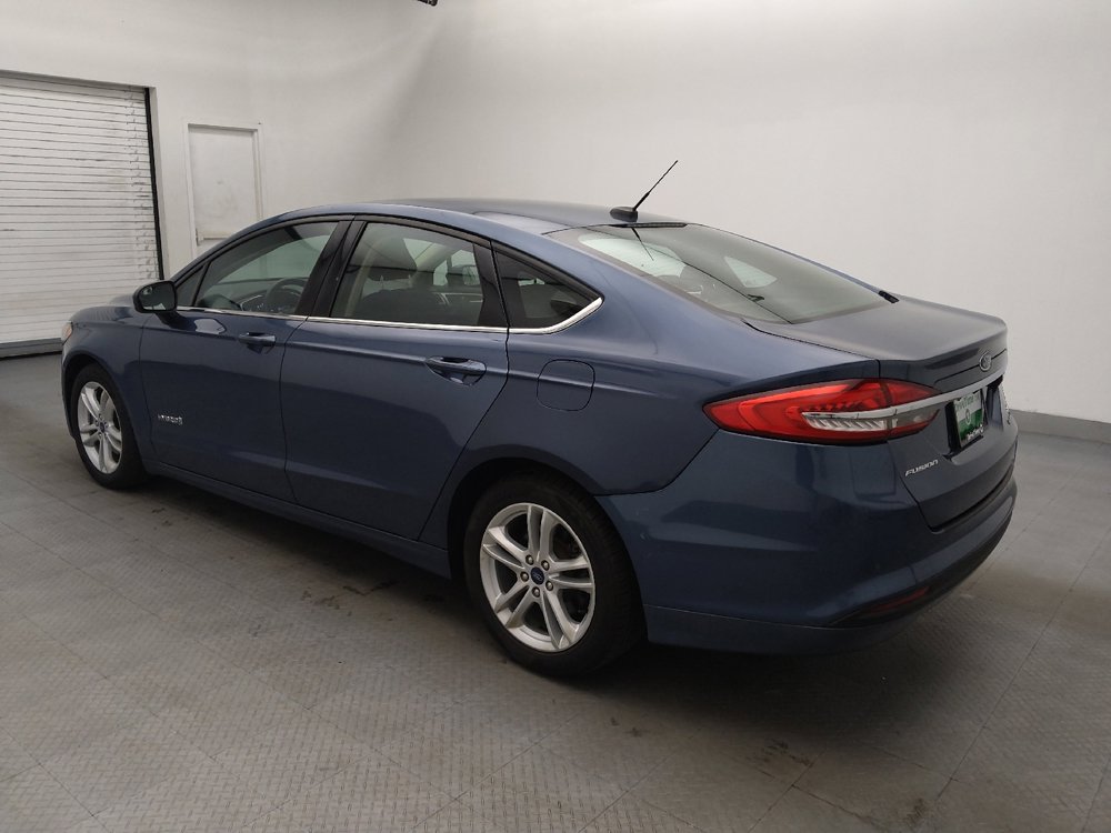 Used 2018 Ford Fusion SE FWD image 3