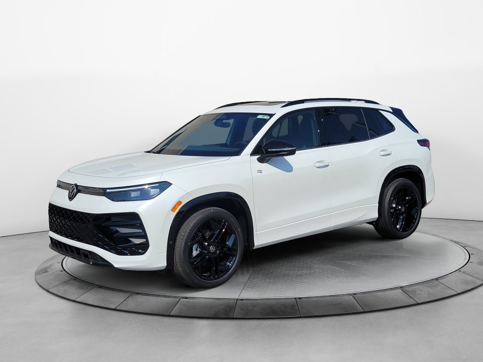 New 2026 Volkswagen Tiguan SE R-Line FWD image 3