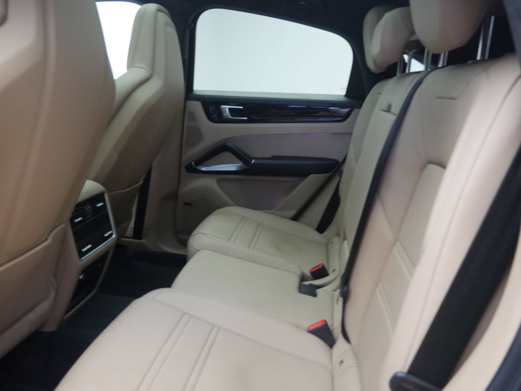 Certified 2023 Porsche Cayenne Turbo AWD/4WD image 19