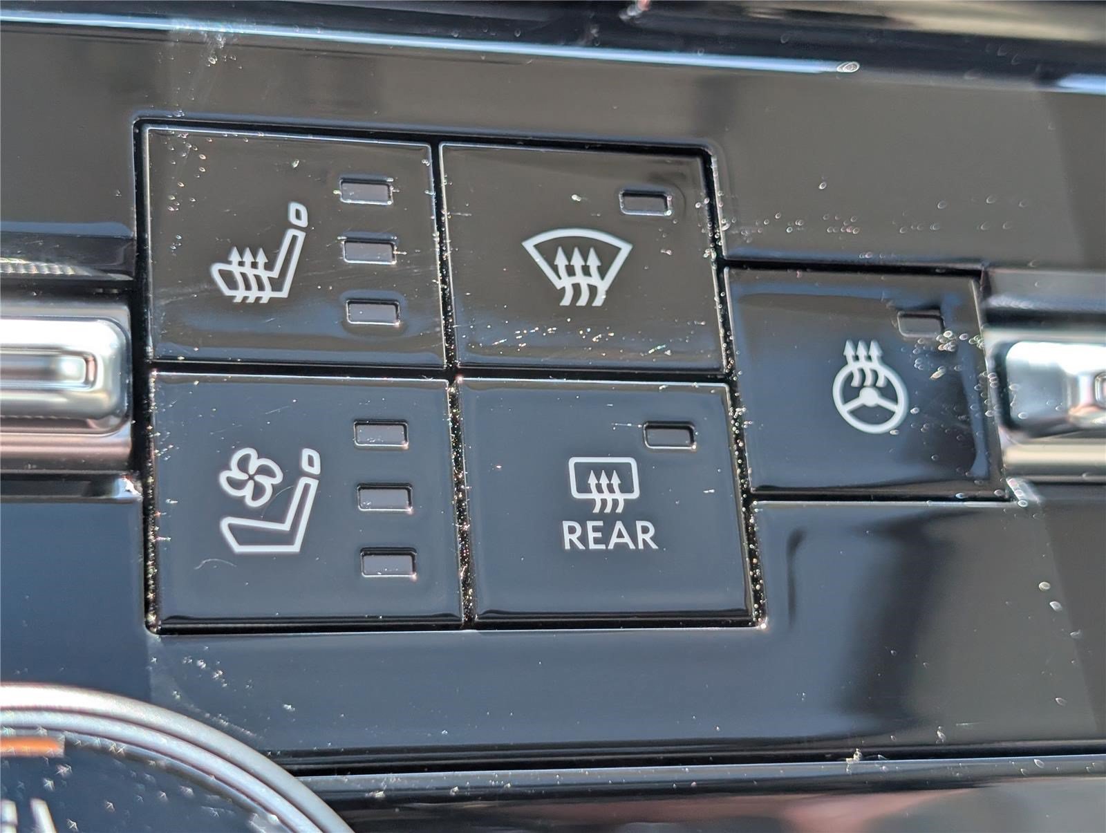Used 2025 Nissan Armada Platinum Reserve w/ Convenience Package AWD/4WD image 28