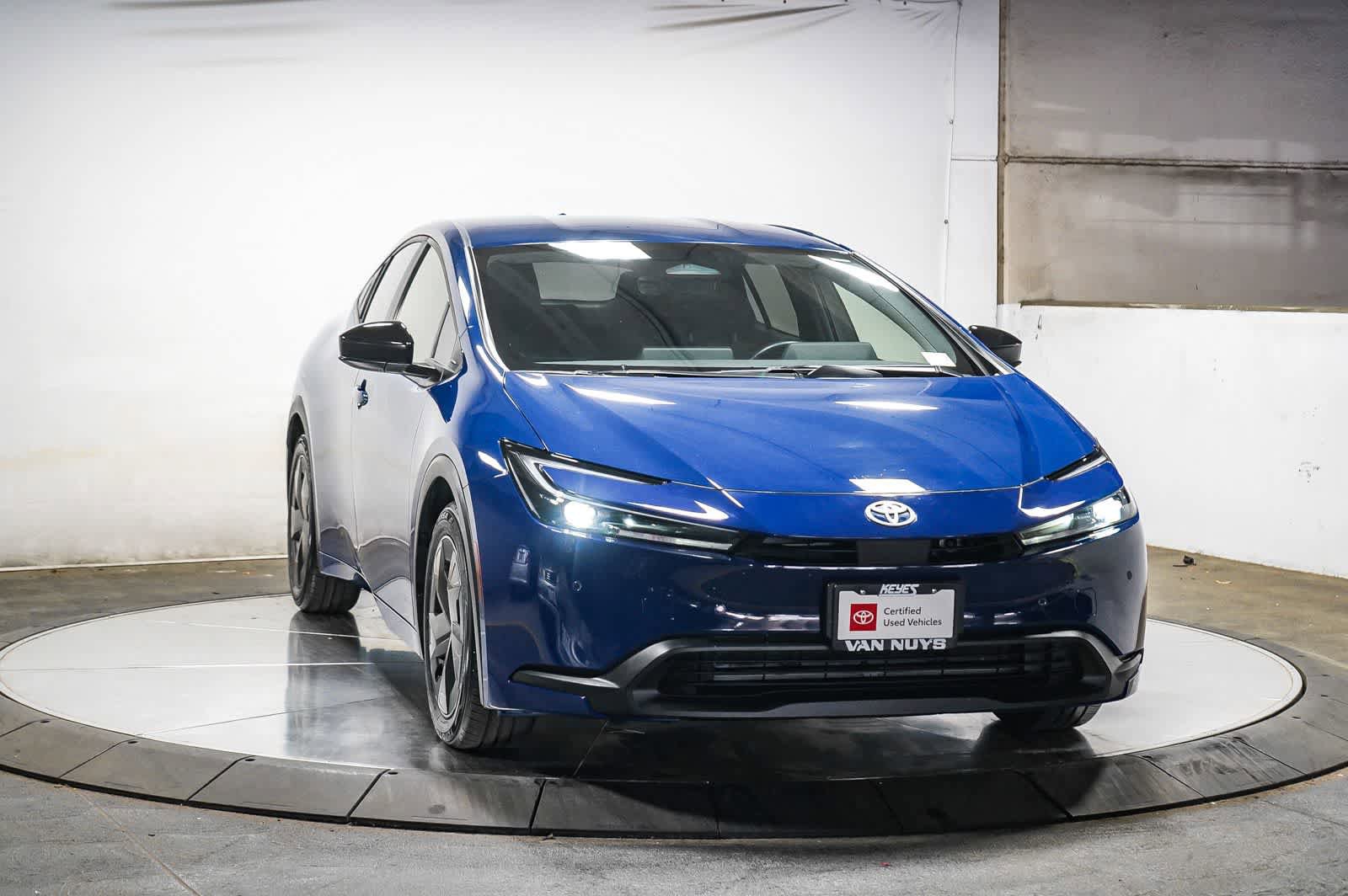 Used 2023 Toyota Prius LE image 2