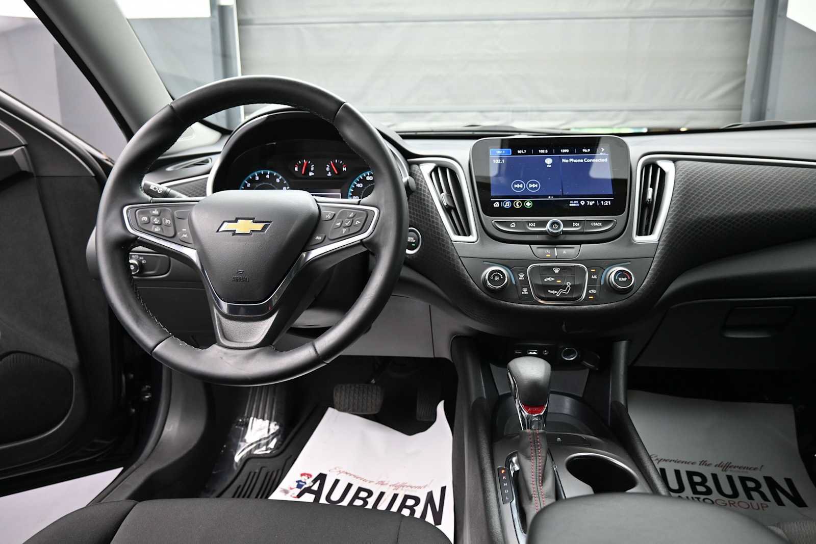 Used 2023 Chevrolet Malibu RS FWD image 13